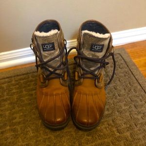 UGG Women’s Cecile Winter Boots (Chestnut)